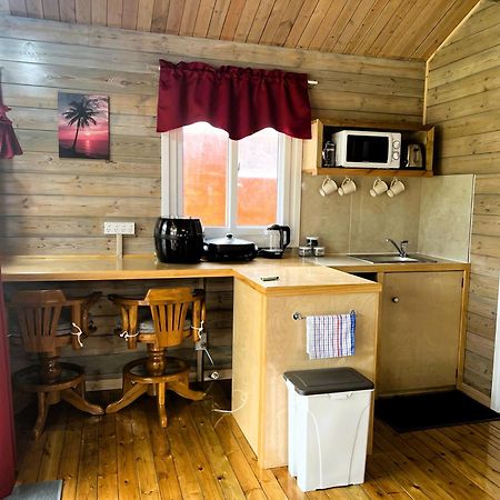 Red Hibiscus Villas 라로통가 외부 사진