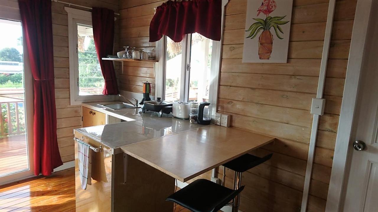 Red Hibiscus Villas 라로통가 외부 사진