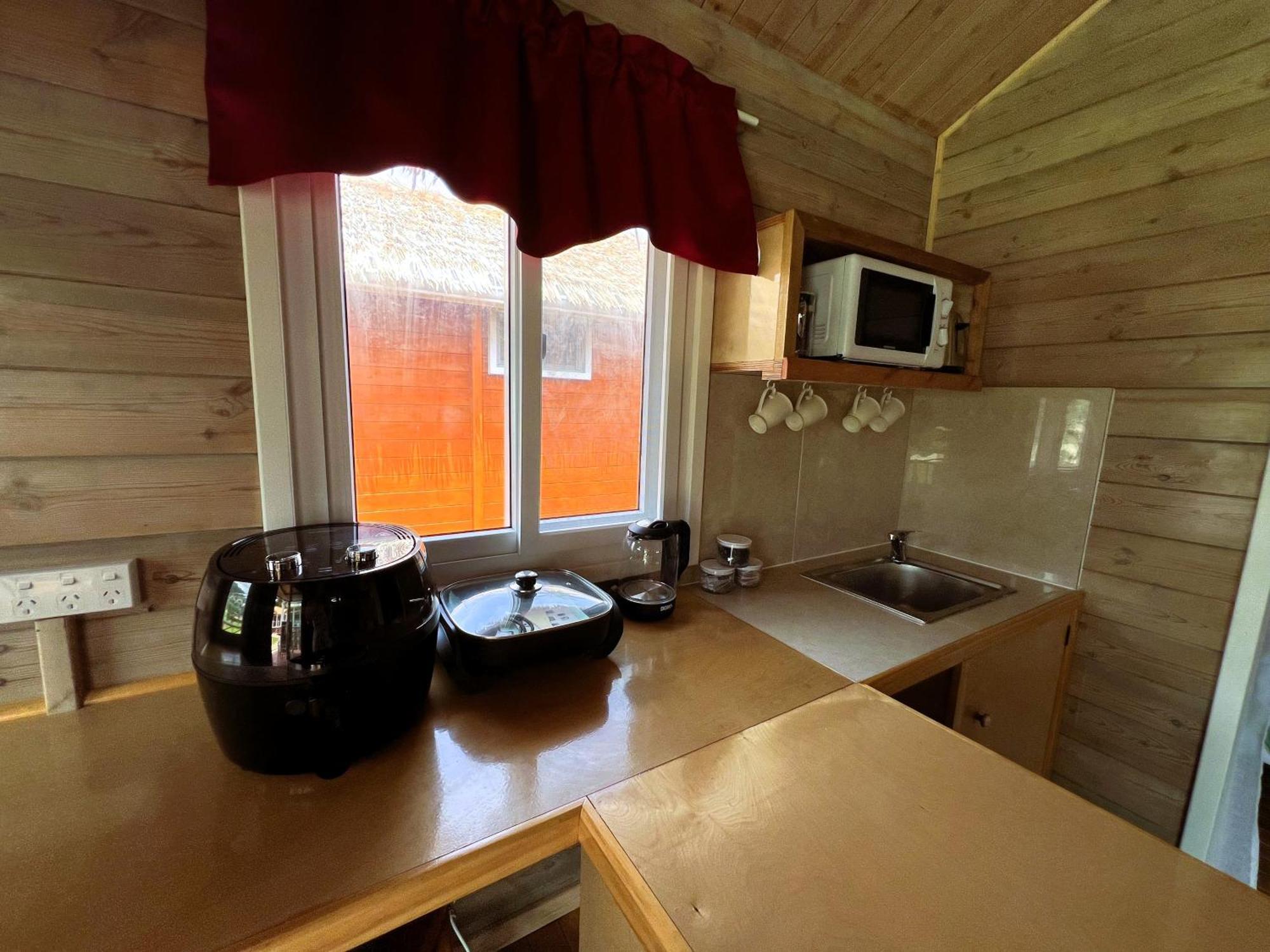 Red Hibiscus Villas 라로통가 외부 사진